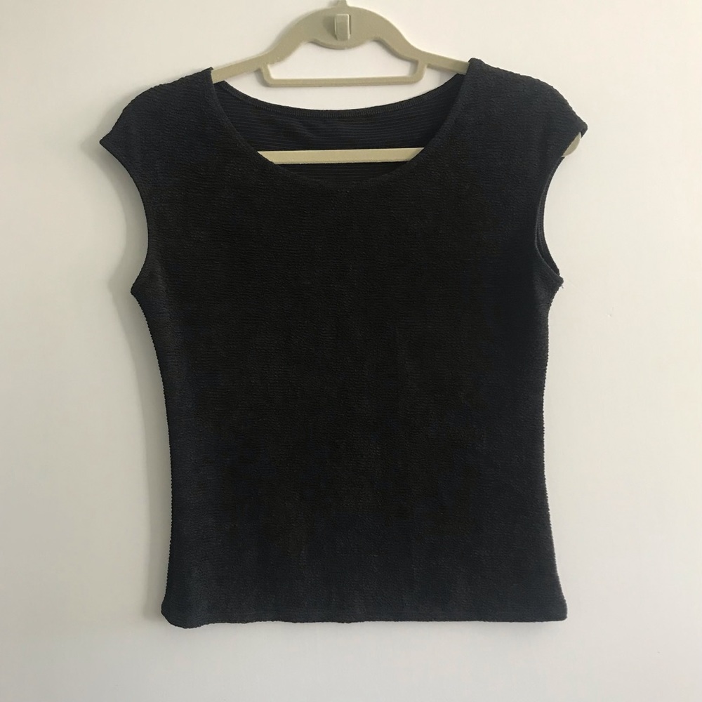 G Wheels black sleeveless top, nubby stretchy feel